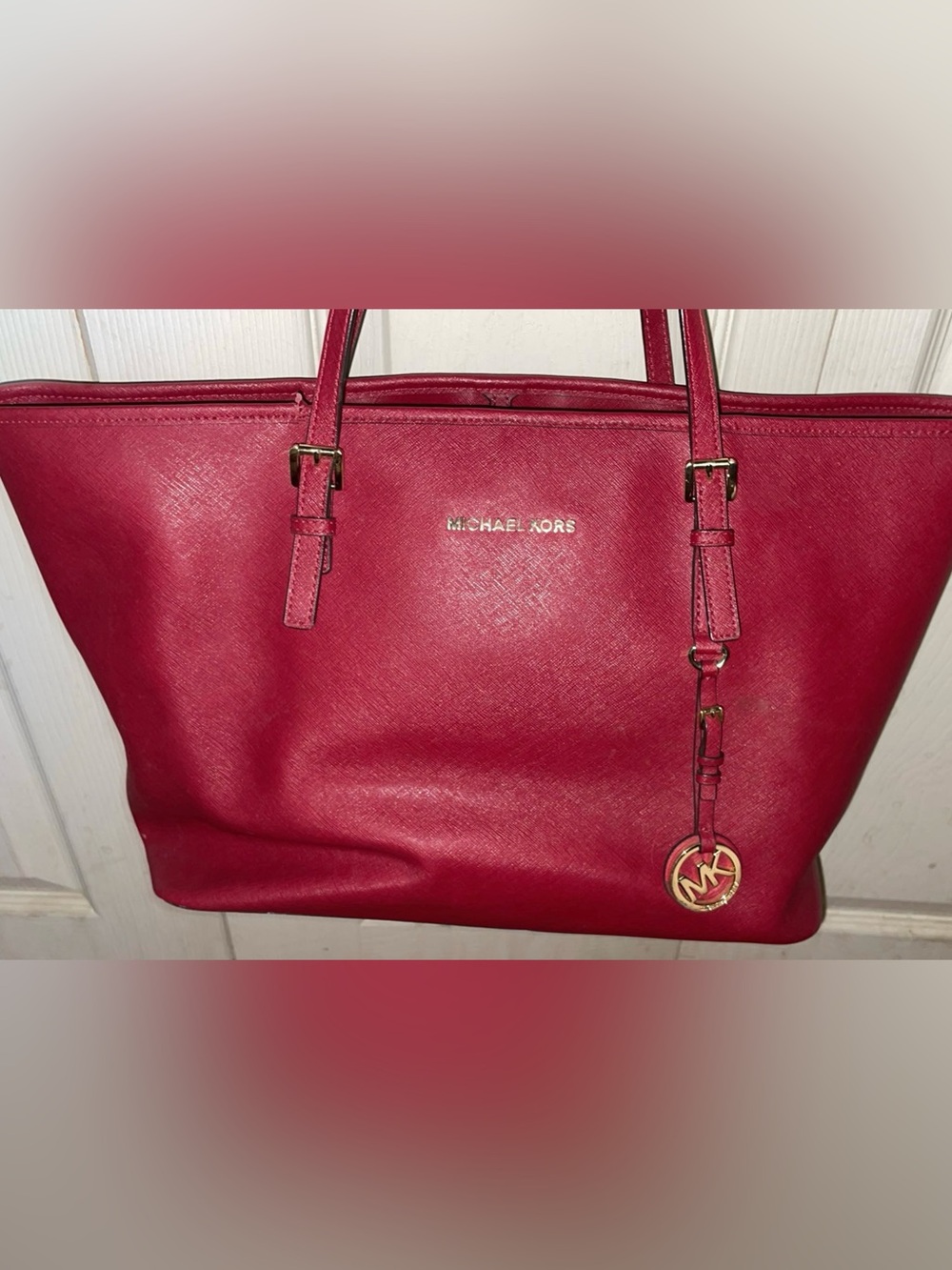 Michael Kors Crimson Saffiano Leather Tote with Gold Hardware - Picture 2 of 4